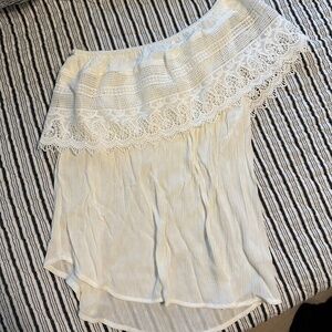 Socialite White Lace One Shoulder